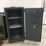 愛知県岩倉市大型金庫などの不用品回収事例