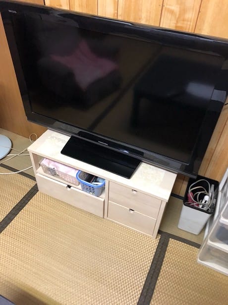 液晶テレビとテレビ台の回収